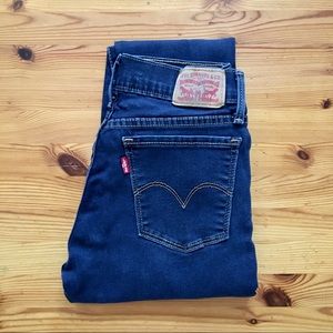 Women’s Levi 710 SUPER SKINNY Size 26